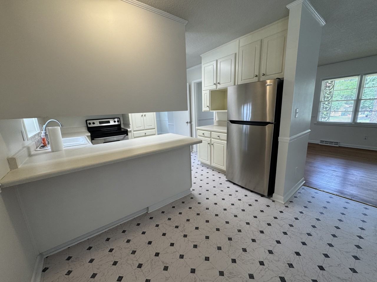 400 Massee Dr #1 - Photo 4 of 18