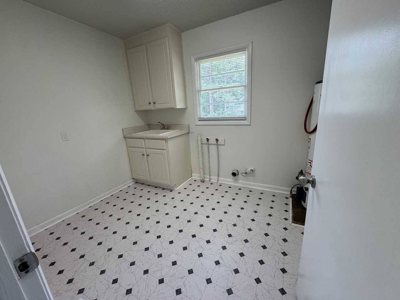 400 Massee Dr #1 - Photo 6 of 18