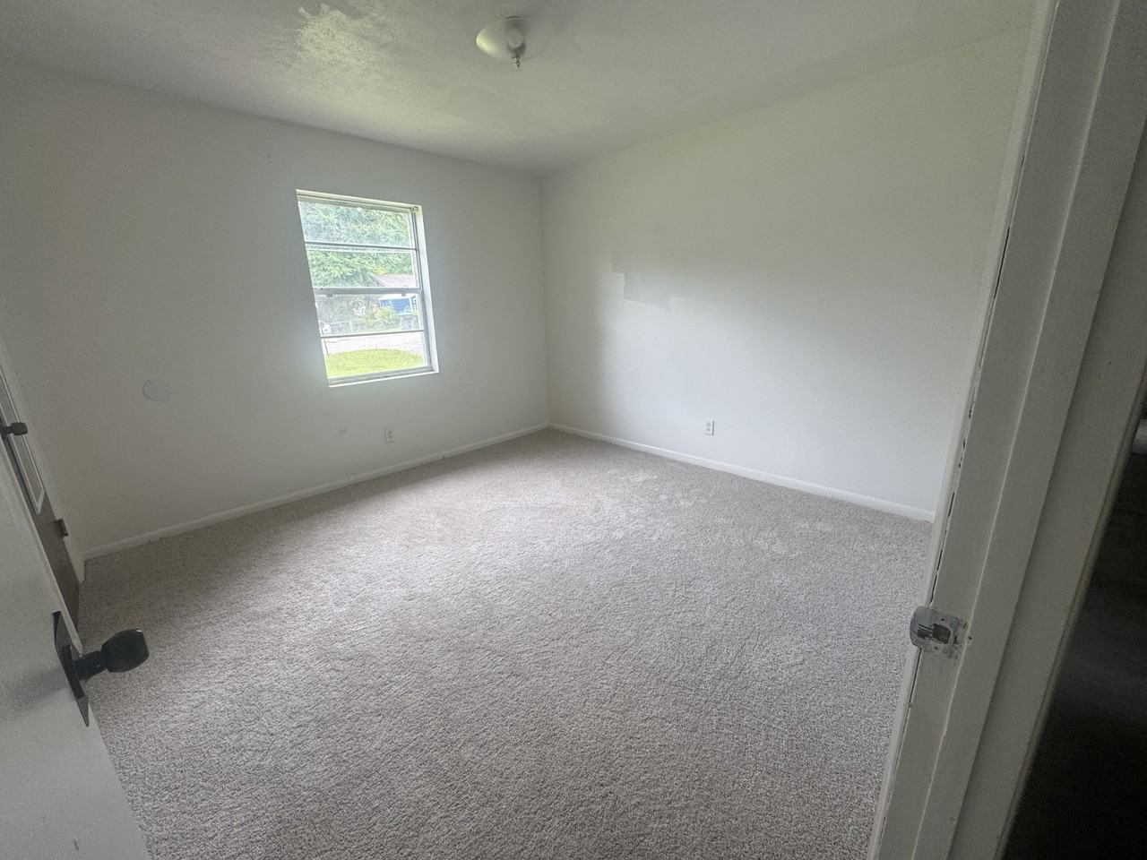 1300 Judson St #1 - Photo 5 of 9