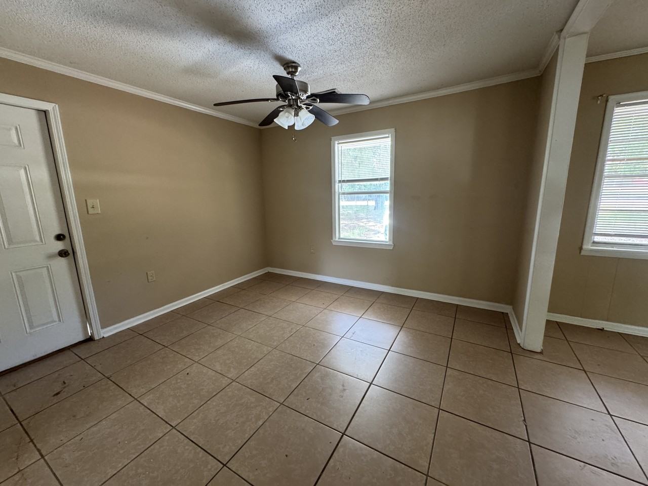 210 Davenport St #1 - Photo 3 of 10
