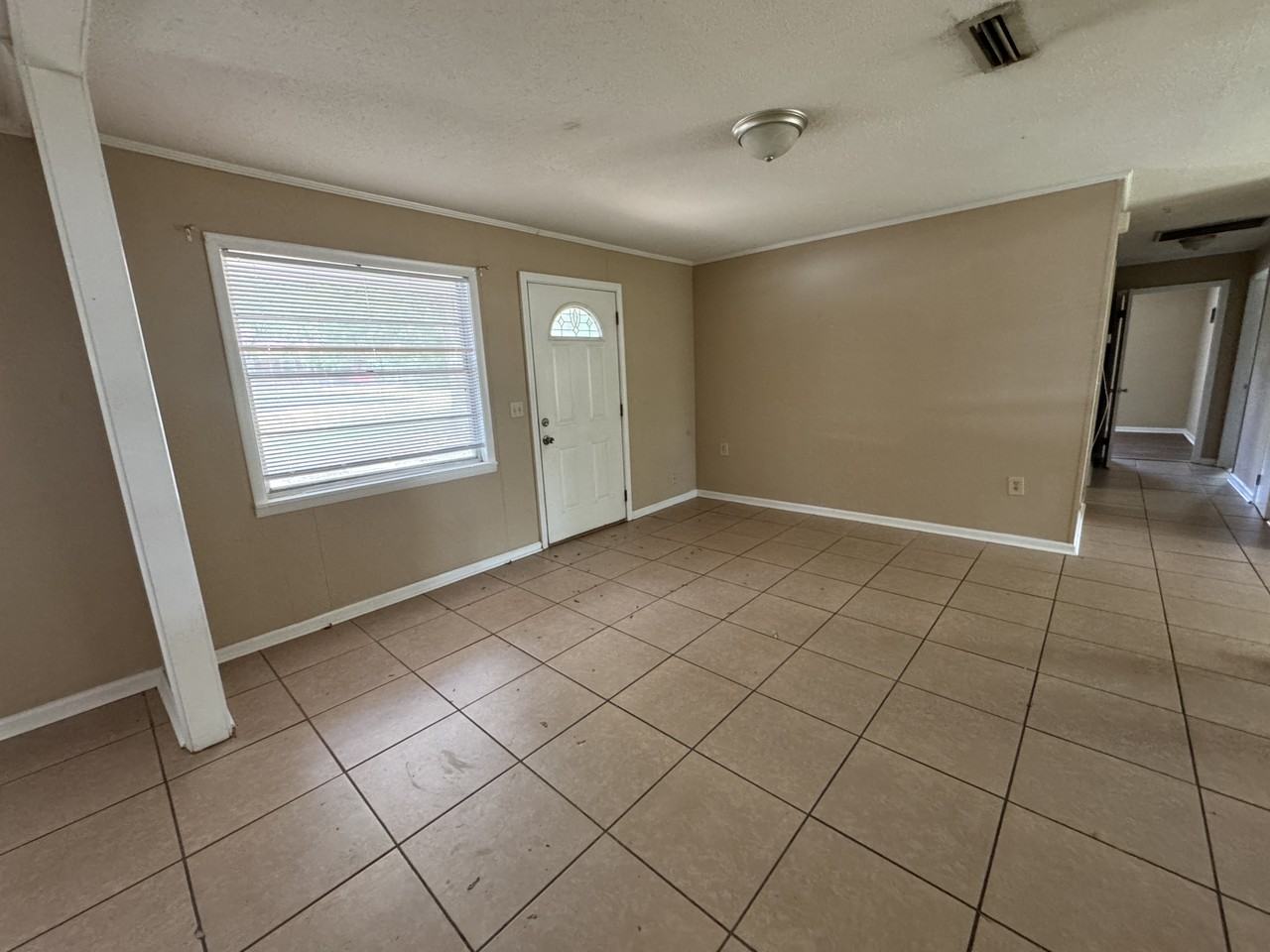 210 Davenport St #1 - Photo 4 of 10