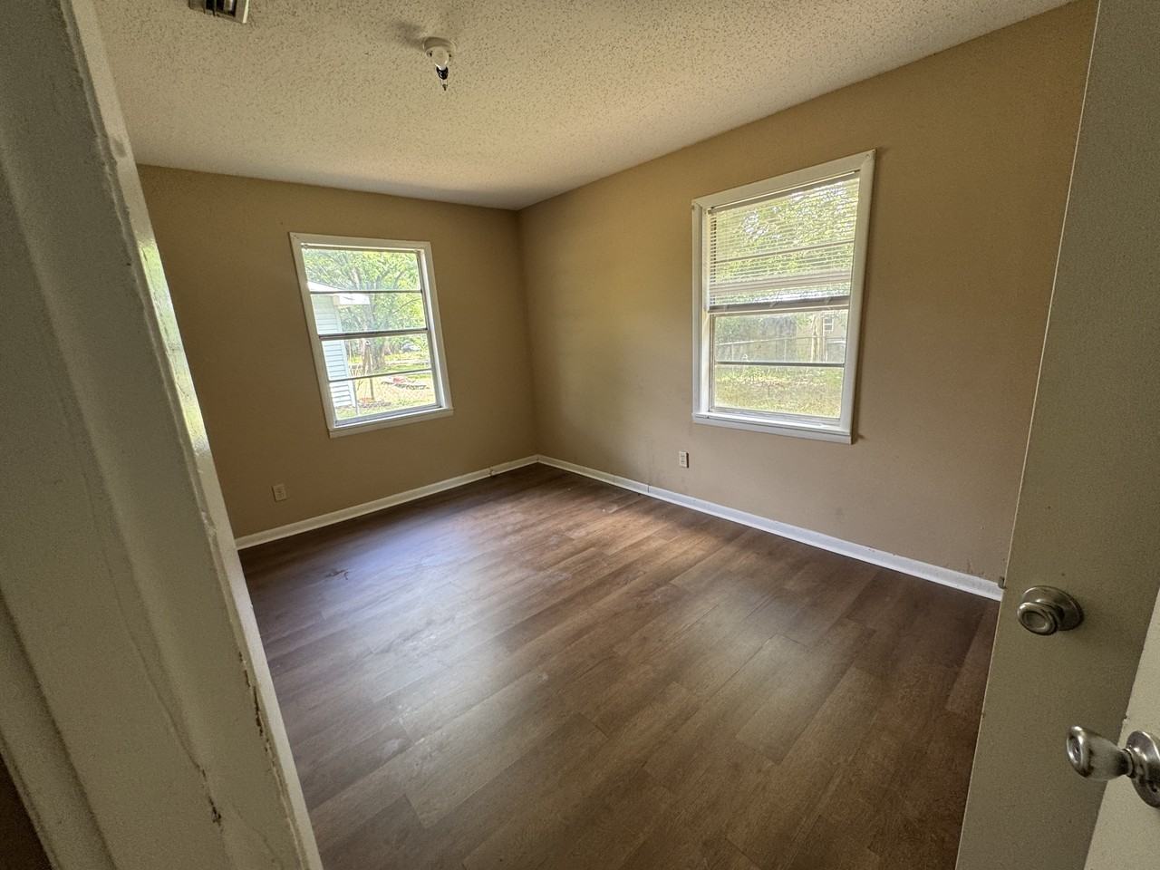210 Davenport St #1 - Photo 7 of 10