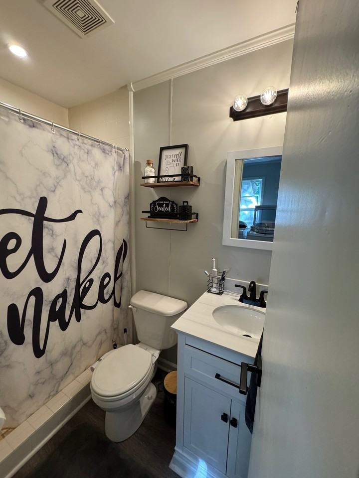 832 S Park Ave #1 - Photo 5 of 11