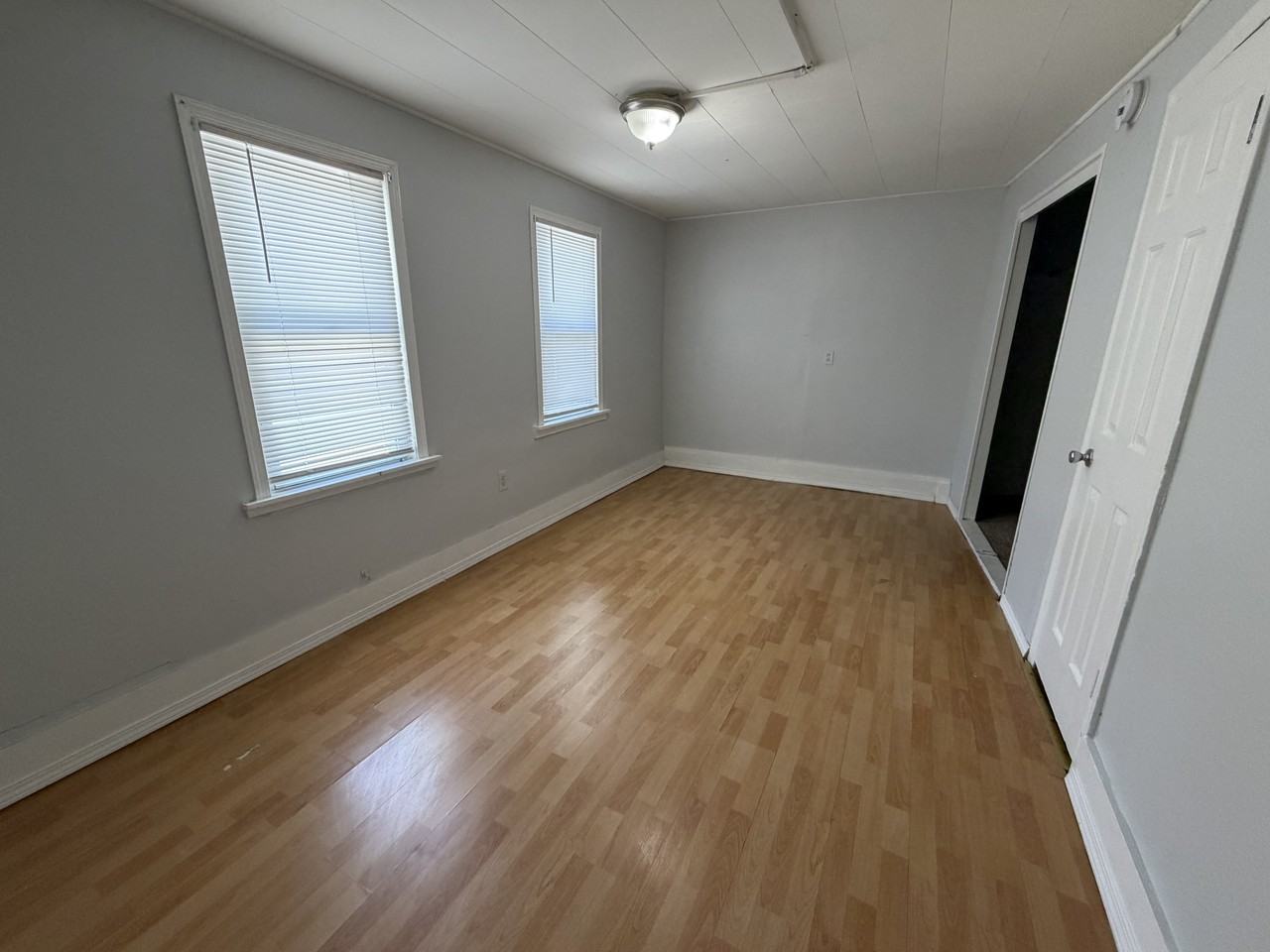 658 Smith St #1 - Photo 7 of 8