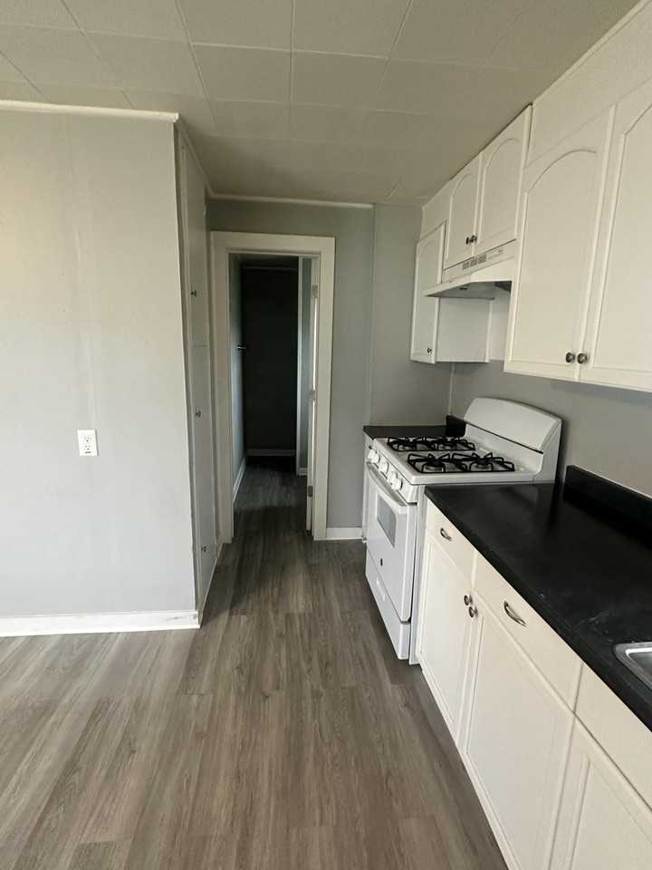334 E Fifth AveUnit 28 - Photo 2 of 4