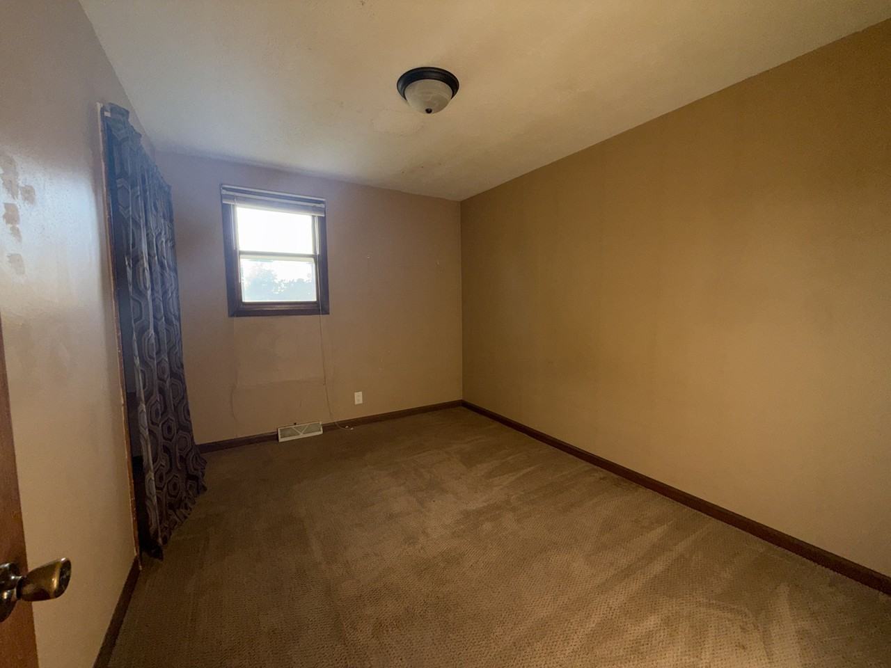 1401 8th Ave Ne #1 - Photo 7 of 7