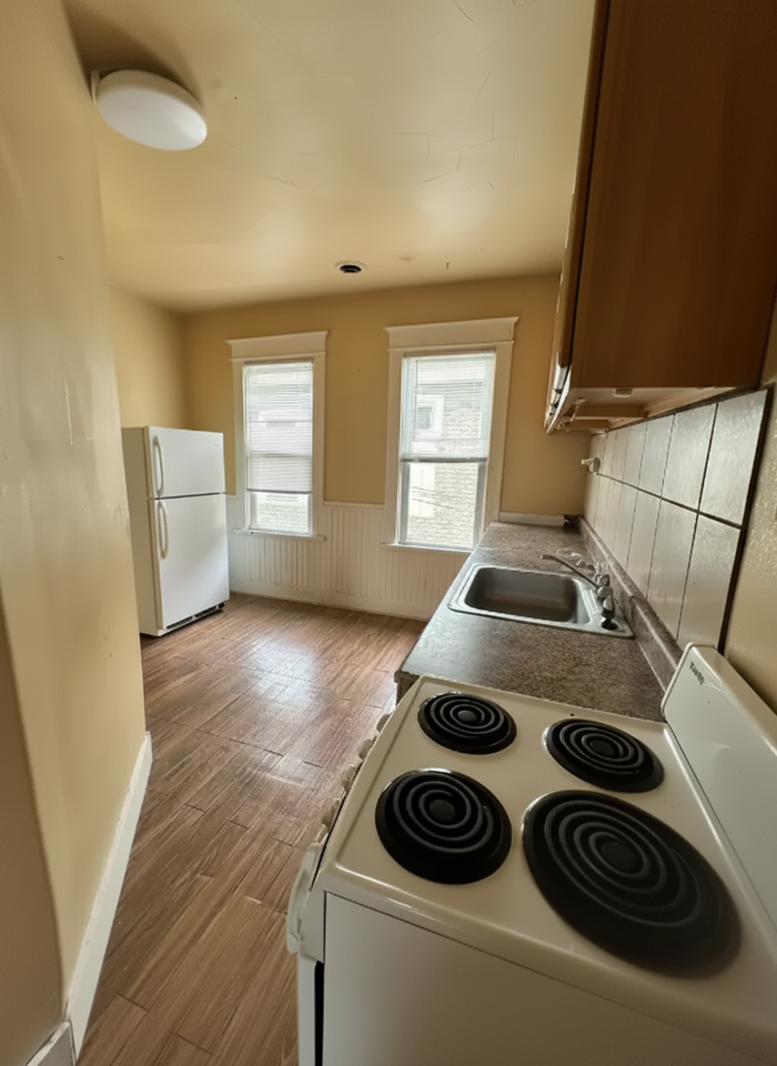 1818 N Pulaski St #4 - Photo 2 of 8
