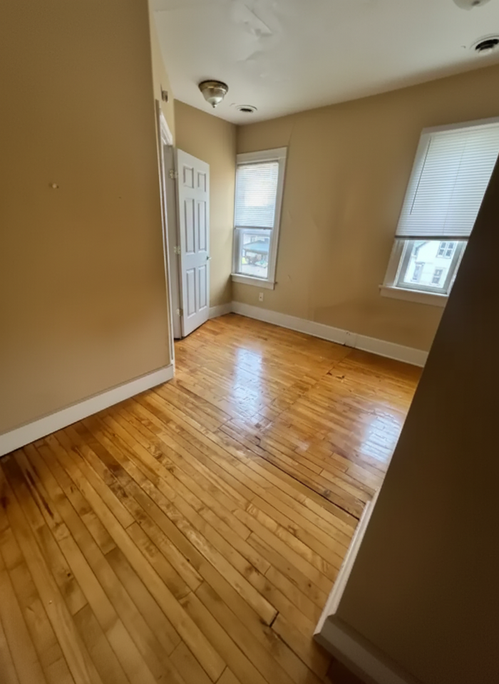 1818 N Pulaski St #4 - Photo 4 of 8