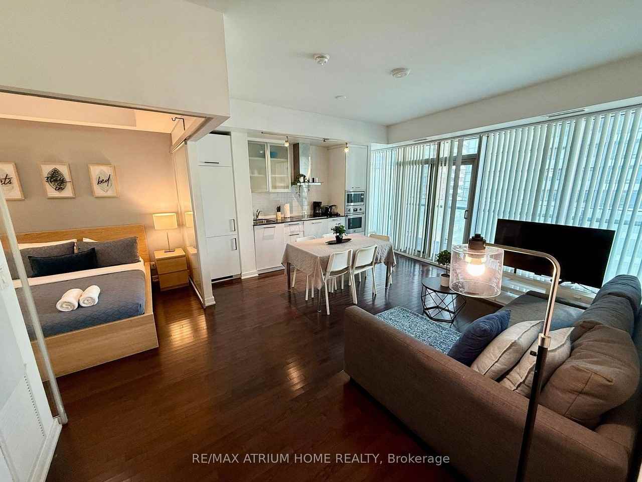 14 York Street #1501 - Photo 3 of 13