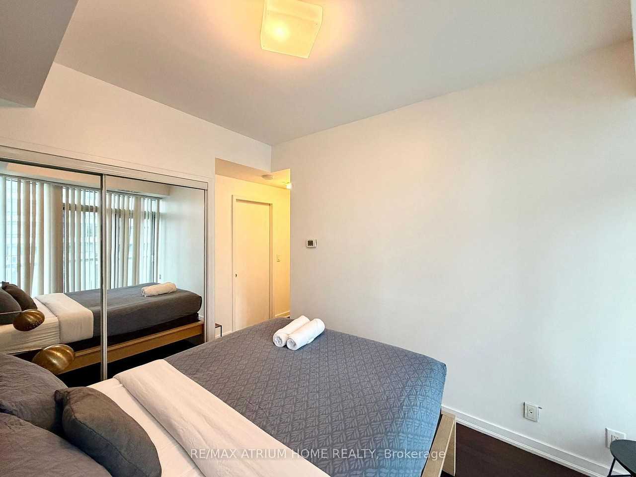 14 York Street #1501 - Photo 7 of 13