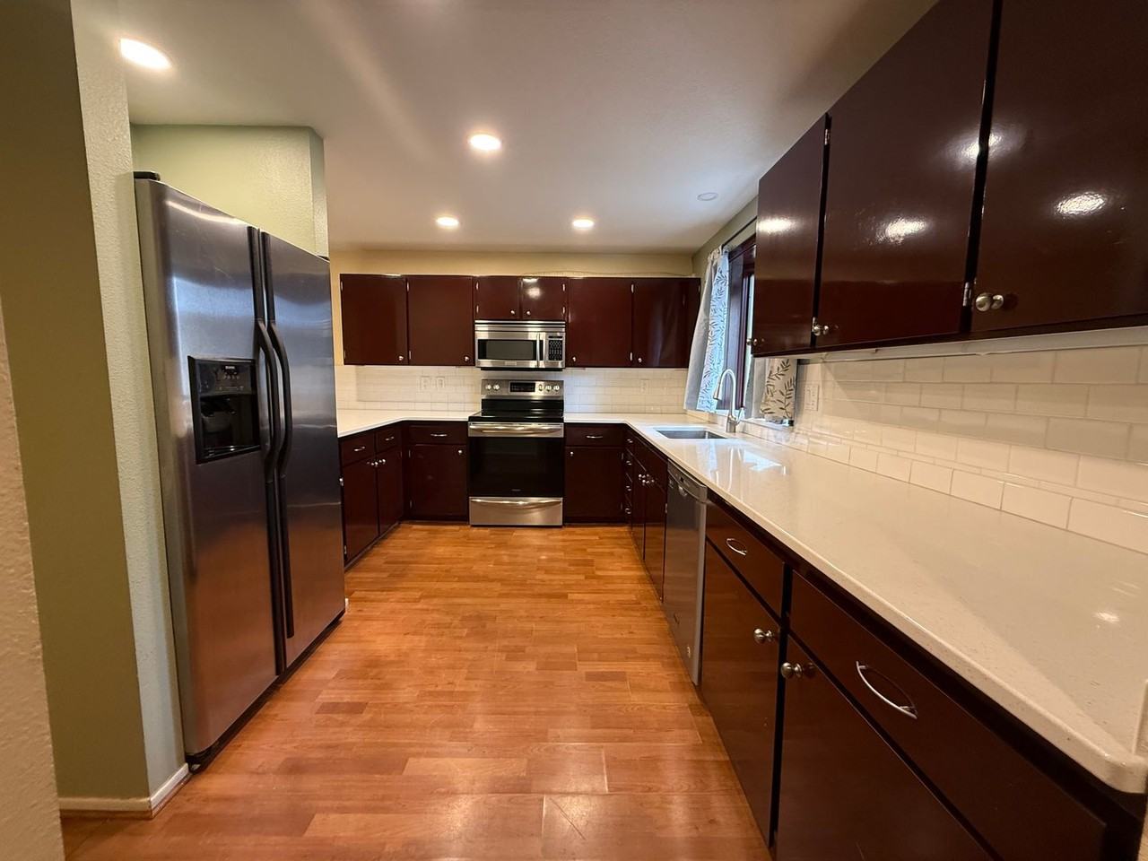 1050 Ne Butler Market Rd #2 - Photo 5 of 30