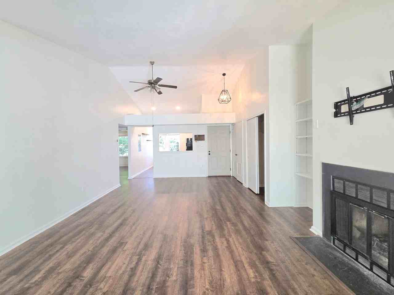 3431 Lakeside View Dr #1 - Photo 4 of 50