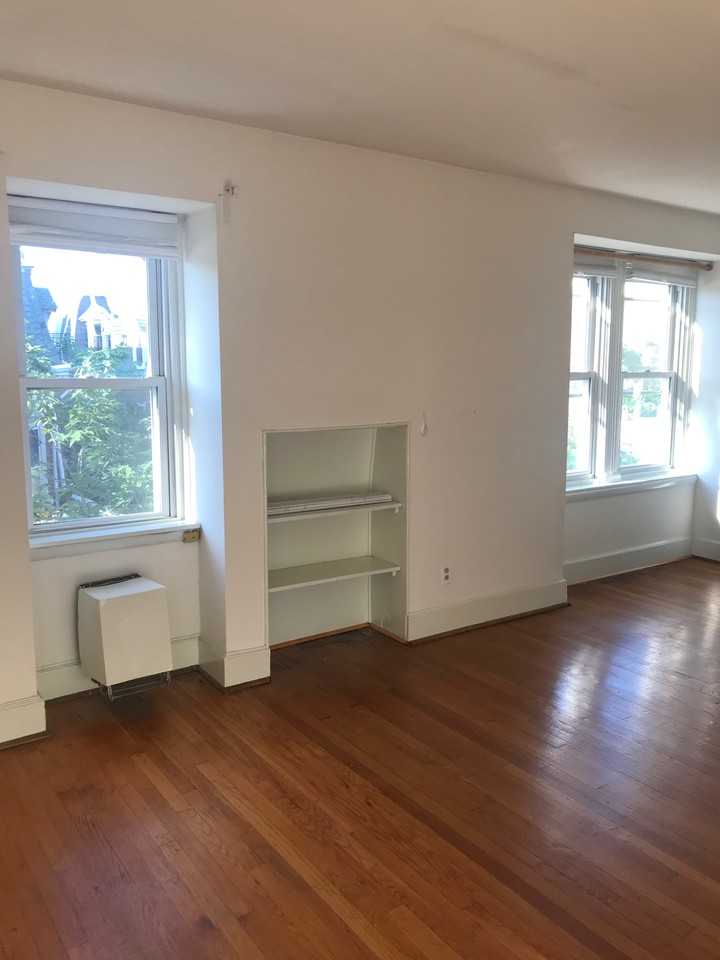 210 N 36th St #3 - Photo 2 of 9