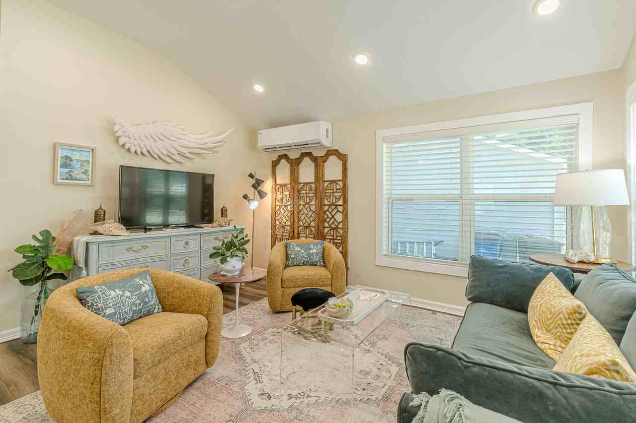 910 N Liberty Ave #1 - Photo 4 of 21