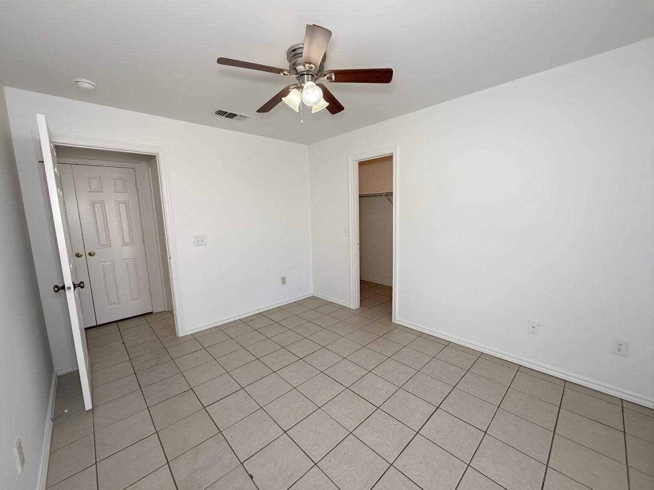931 S Farmington Rd #1 - Photo 5 of 9