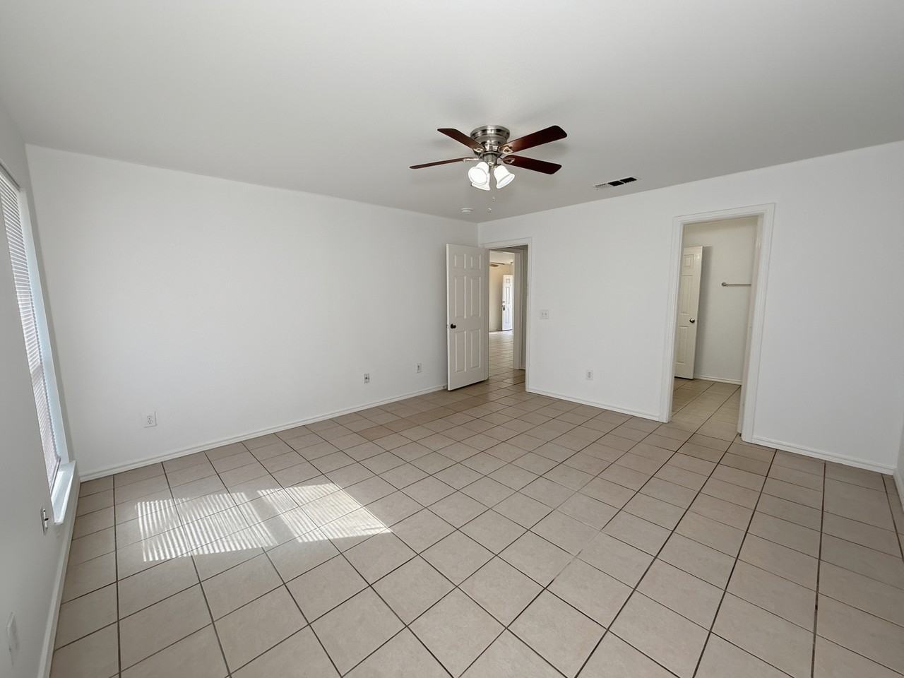 931 S Farmington Rd #1 - Photo 6 of 9