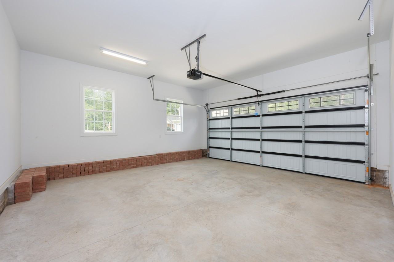 518 Woods Dr #1 - Photo 2 of 10