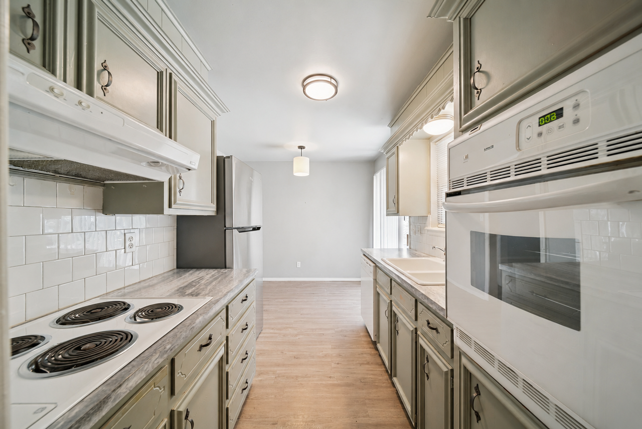 5824 E 35th St - Photo 5 of 13
