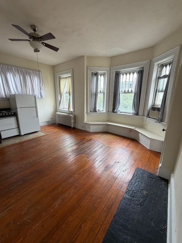 618 Redgate Ave. - Photo 2 of 32