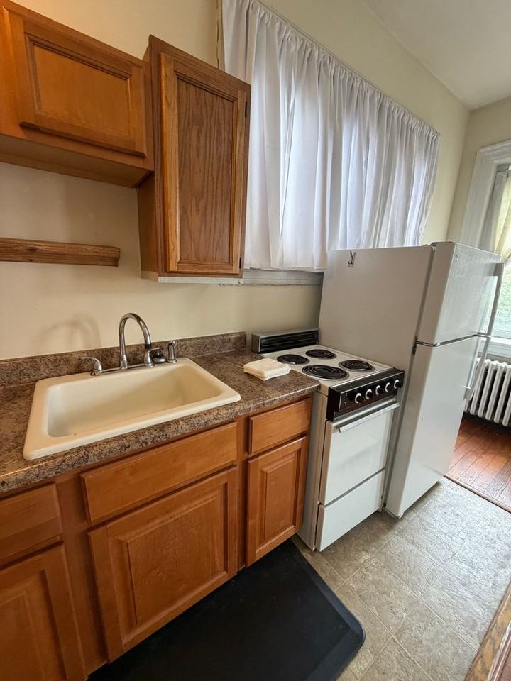 618 Redgate Ave. - Photo 7 of 32