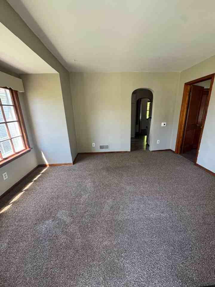 3602 Robinwood Dr - Photo 2 of 7