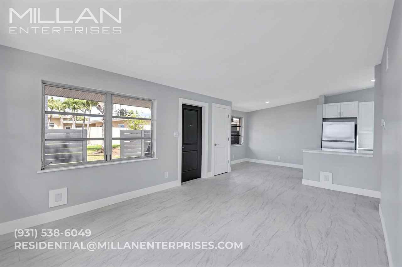 325 Capri Boulevard - Photo 5 of 46