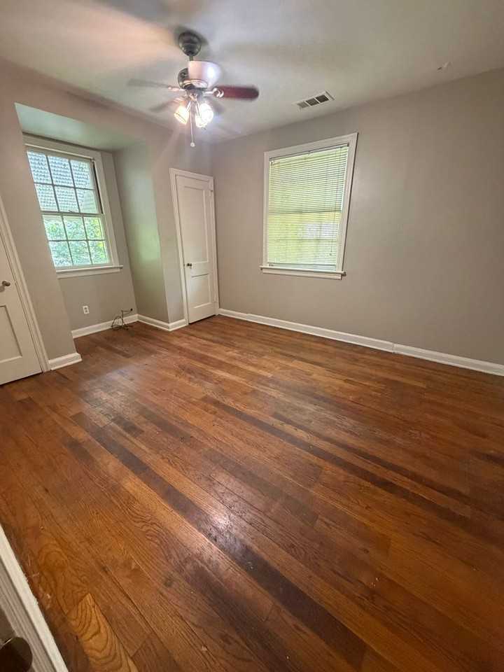 2750 Mimosa St - Photo 3 of 17