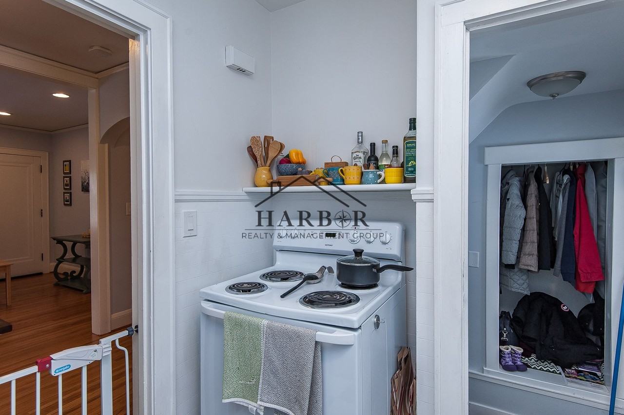 1234 2nd St Nw - Photo 3 of 29