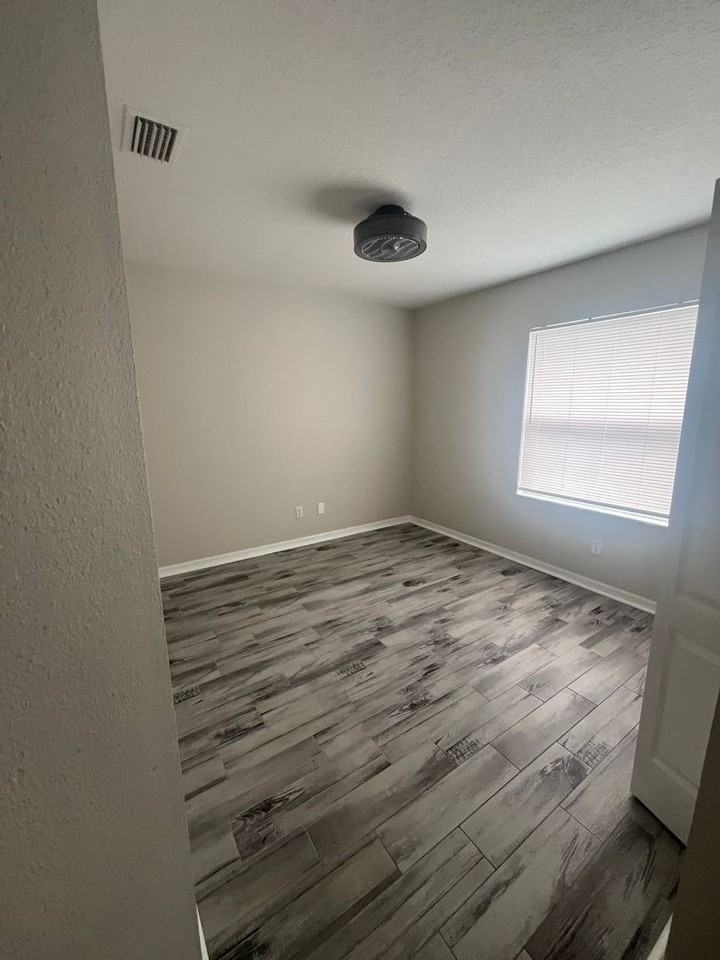 19 Roxbury Ln - Photo 5 of 8