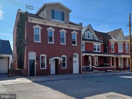 featured image of 52 Chestnut St