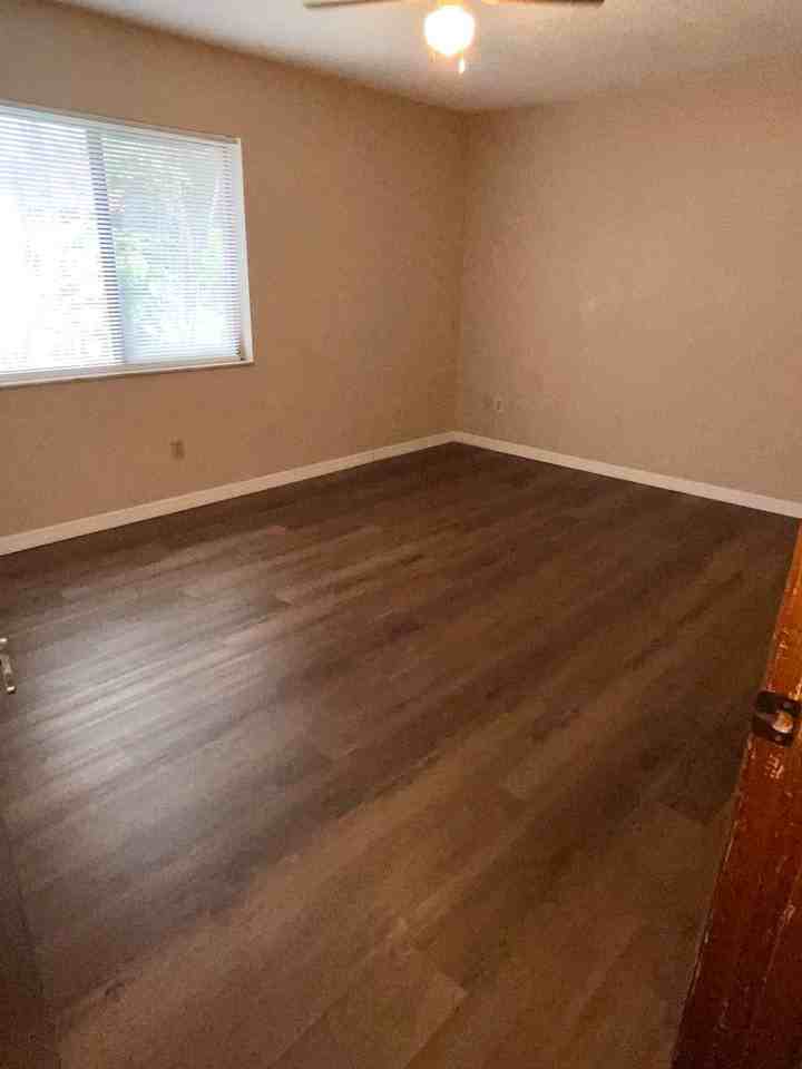 2085 Oak Meadow Cir - Photo 4 of 17