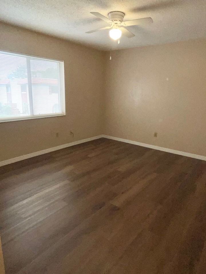 2085 Oak Meadow Cir - Photo 7 of 17