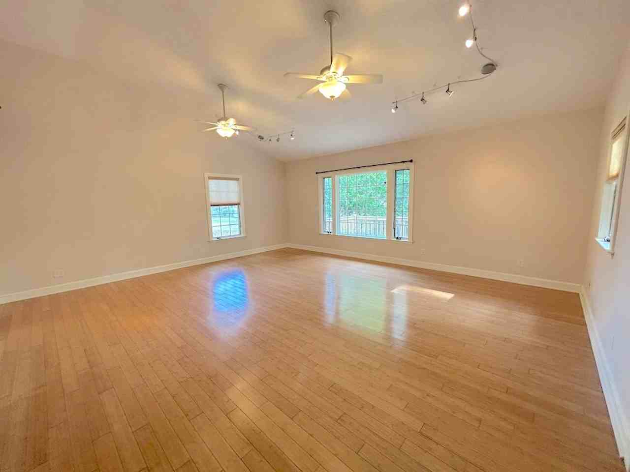 54 Falligant Ave - Photo 6 of 12