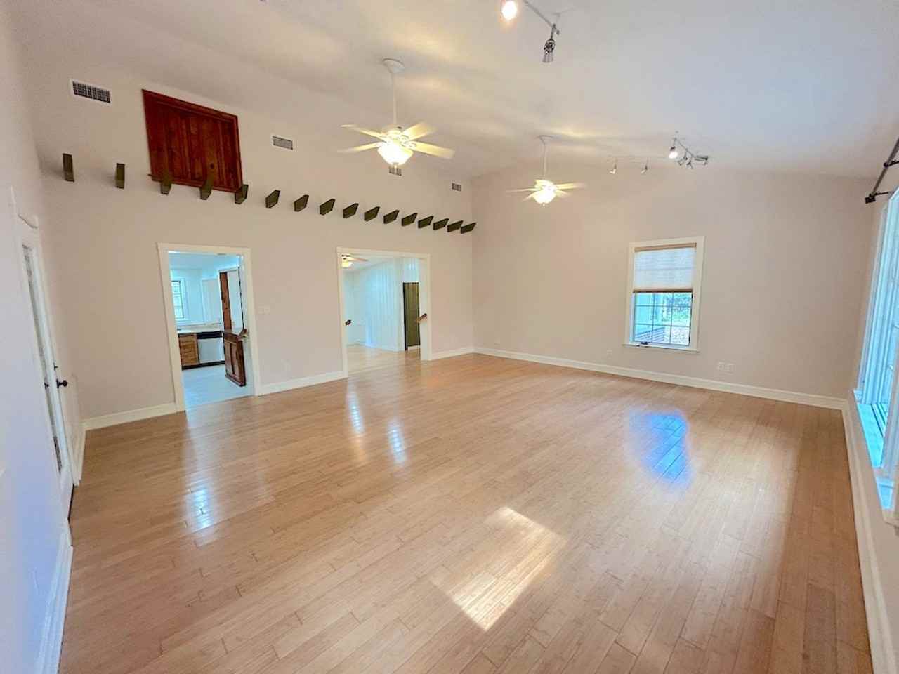 54 Falligant Ave - Photo 7 of 12