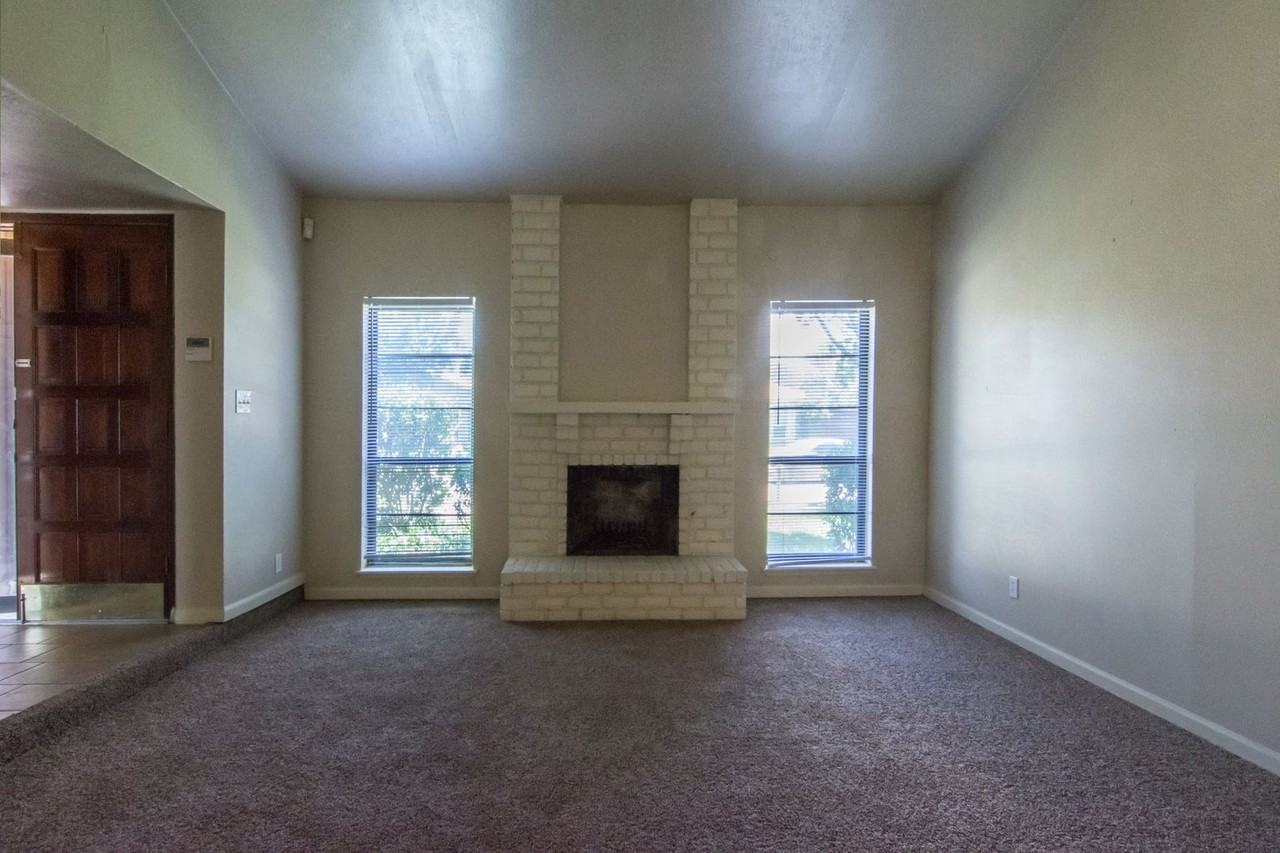 3314 Ridgemoor Dr - Photo 3 of 26