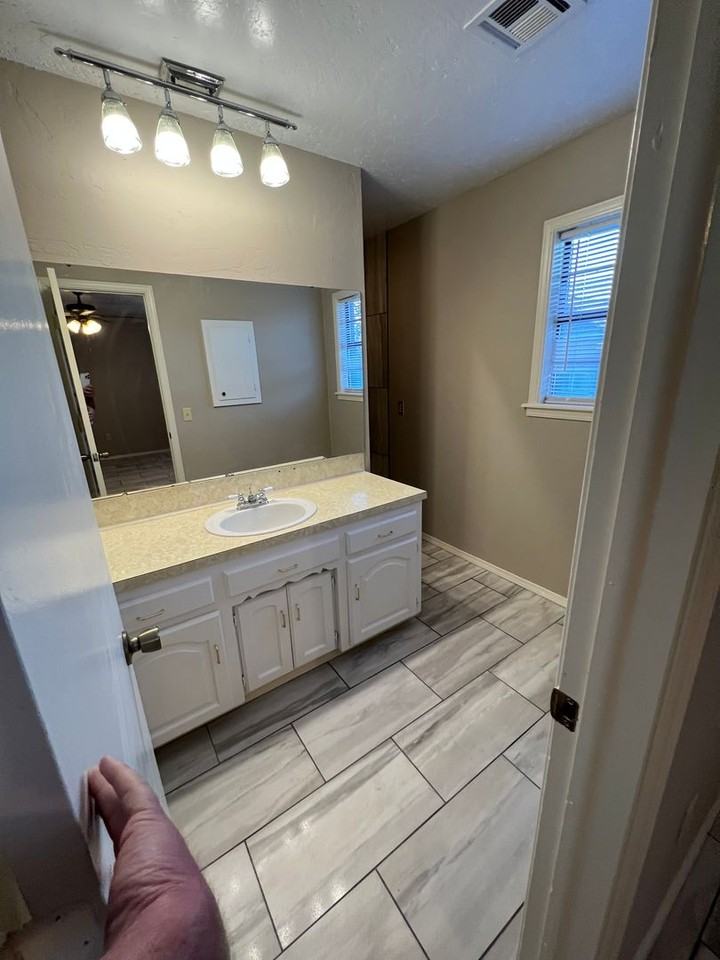 202 Loop W - Photo 5 of 15