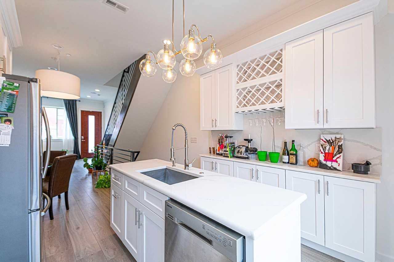 2137 Cross St - Photo 5 of 24
