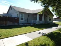 715 Ne Fieldstone Ct - Photo 1 of 1