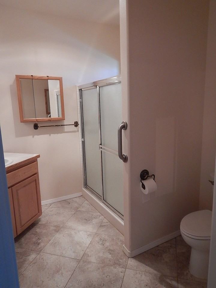 715 Ne Fieldstone Ct - Photo 7 of 22