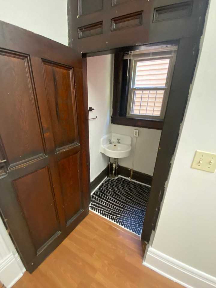 1708 - Photo 7 of 37