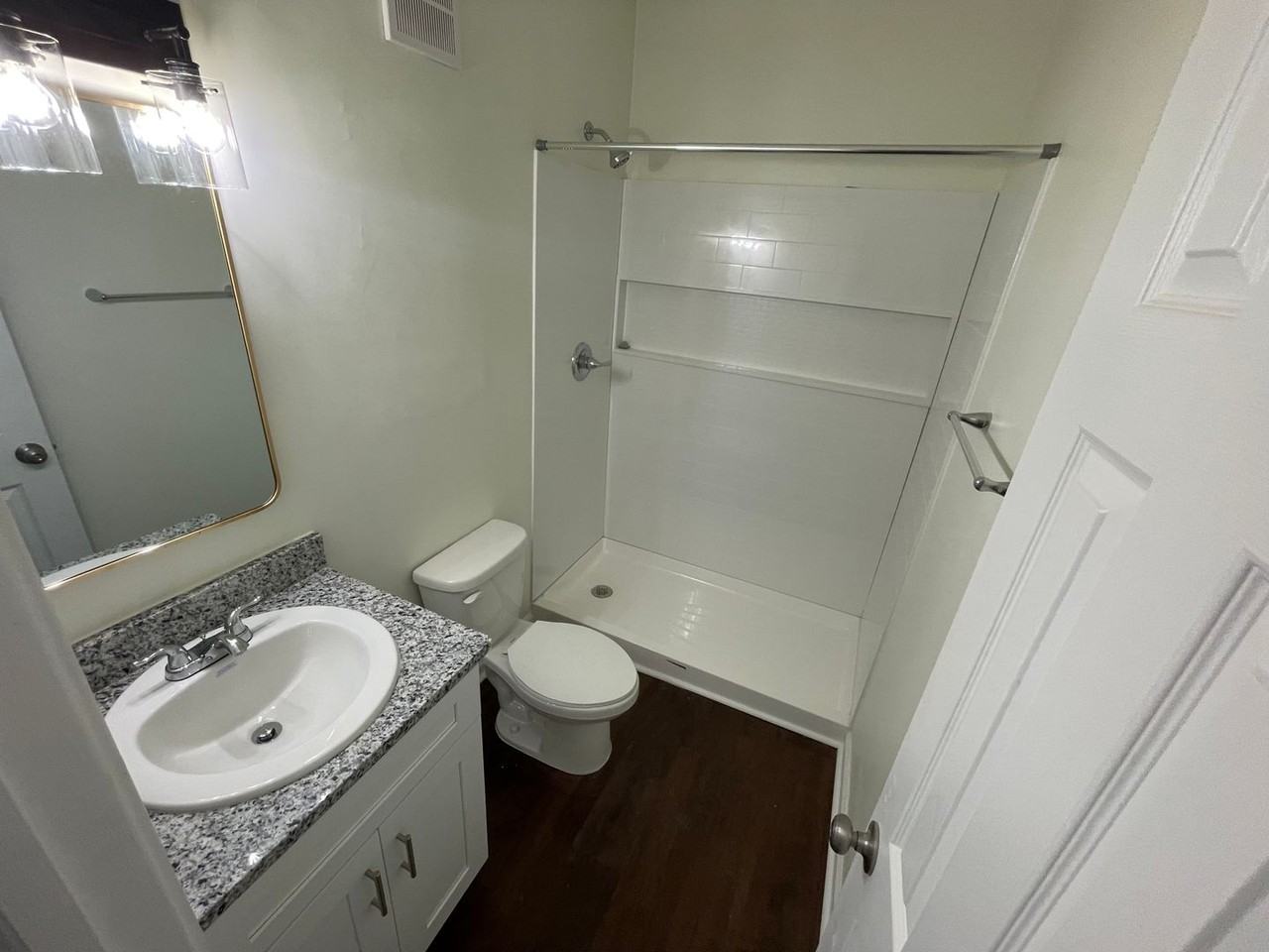 386 Parkway Apartments - Photo 5 of 13
