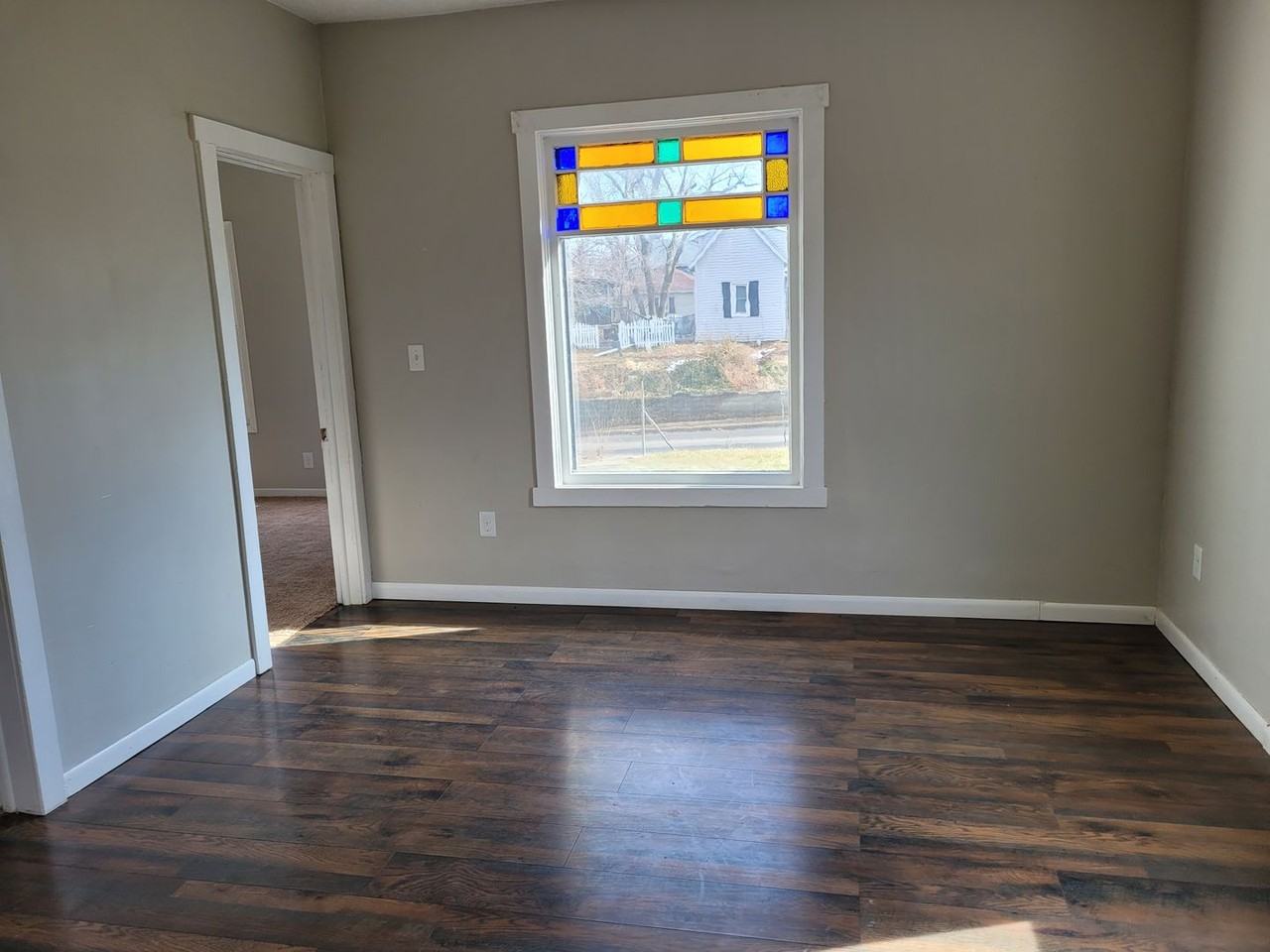 1304 25th St - Photo 5 of 15