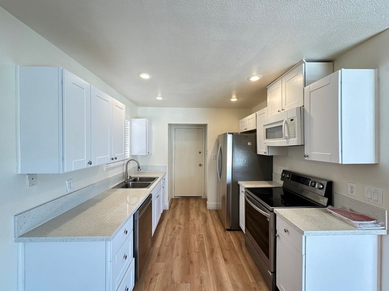 6409 Churchfield Blvd - Photo 7 of 19