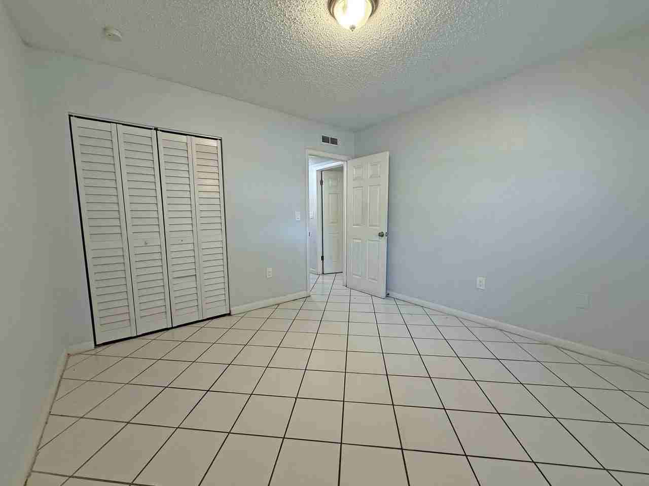 2 N Fernwood Ave #14 - Photo 7 of 16