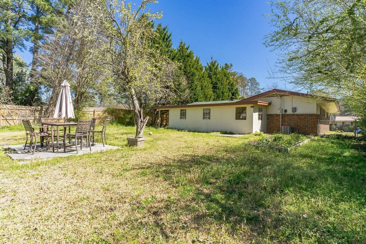 132 Woodside Dr - Photo 2 of 15