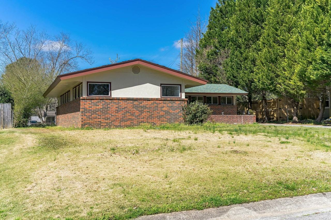 132 Woodside Dr - Photo 3 of 15