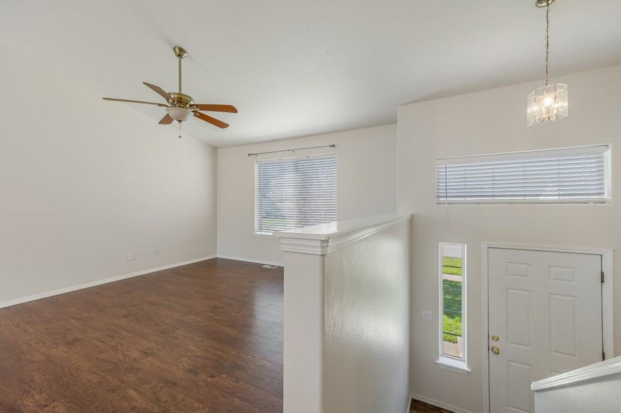 1179 W Cardinal Ave - Photo 3 of 24