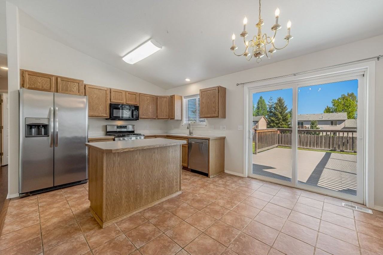 1179 W Cardinal Ave - Photo 6 of 24
