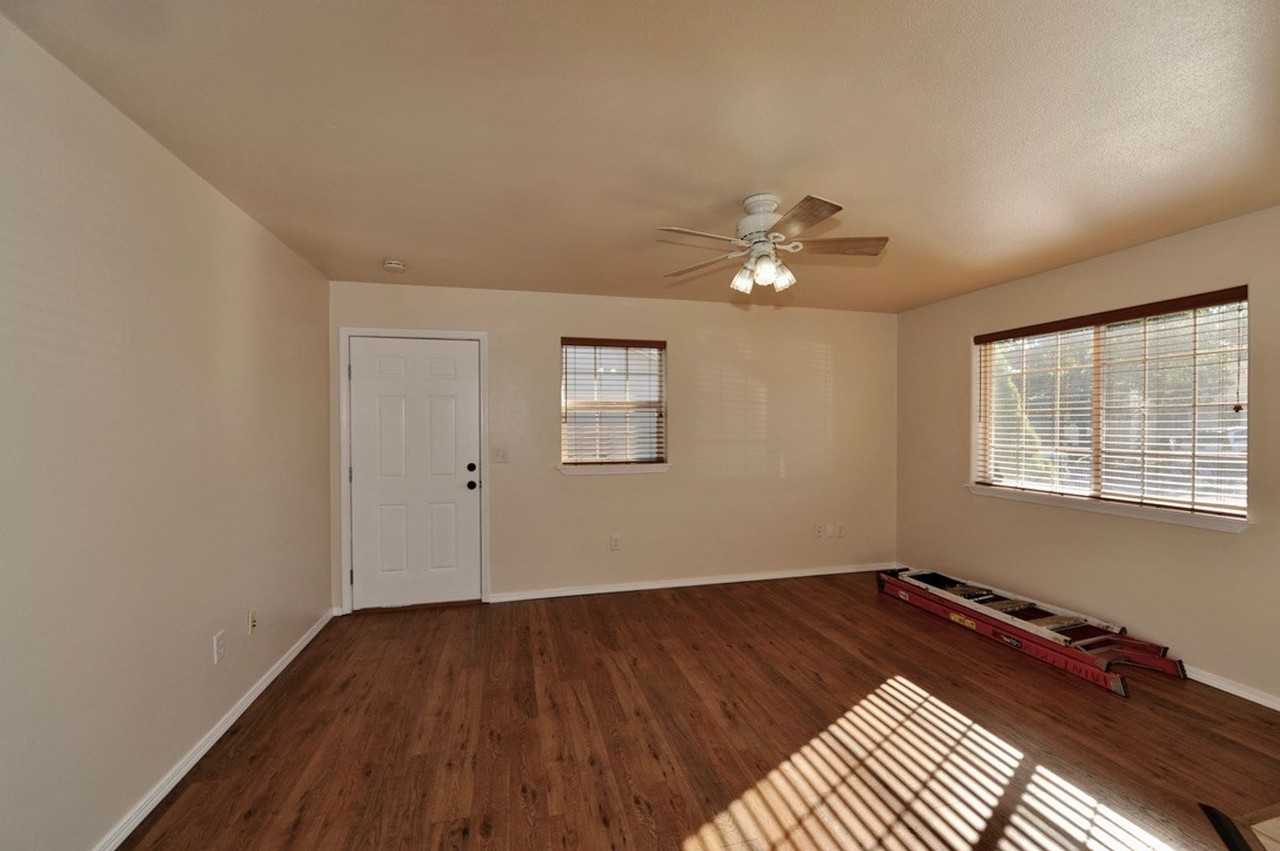 13948 N Cassia St #2 - Photo 3 of 21