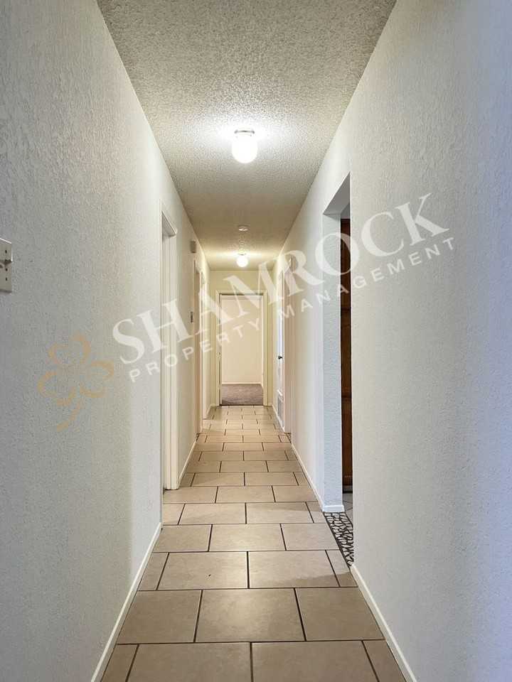 2103 Kirby Lee St - Photo 4 of 16